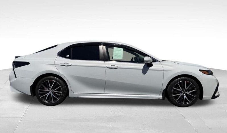 
								2023 Toyota Camry SE full									