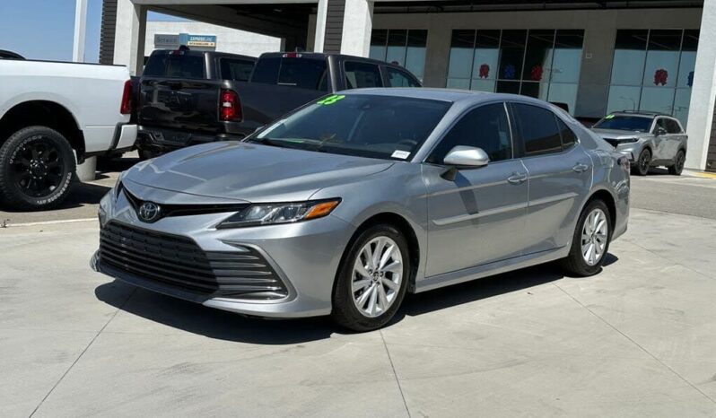 
								2023 Toyota Camry LE full									