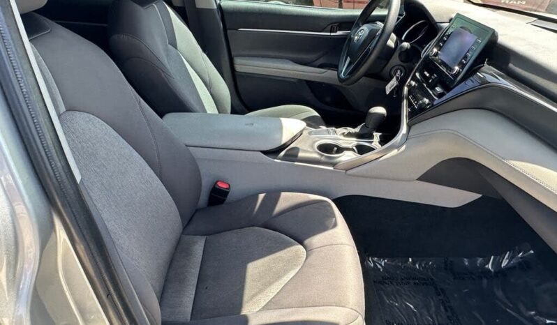 
								2023 Toyota Camry LE full									