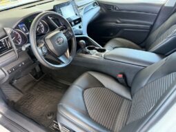 
										2023 Toyota Camry SE full									