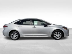 
										2023 Toyota Corolla LE full									