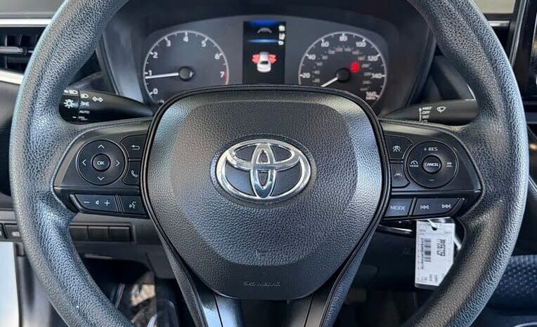 
								2023 Toyota Corolla LE full									