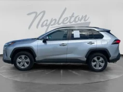 
										2023 Toyota RAV4 XLE full									