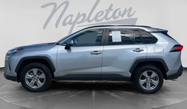 
								2023 Toyota RAV4 XLE full									