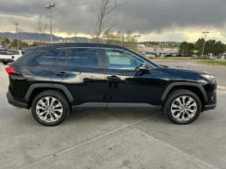
										2023 Toyota RAV4 XLE Premium full									