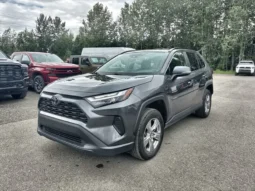 
										2024 Toyota RAV4 XLE full									