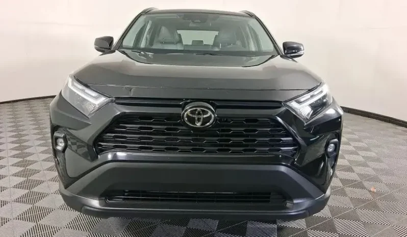 
								2024 Toyota RAV4 XLE Premium full									