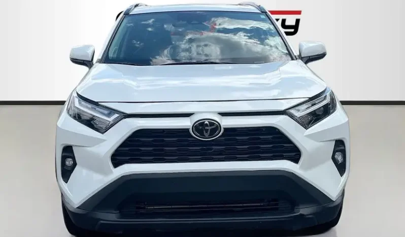 
								2024 Toyota RAV4 XLE Premium full									