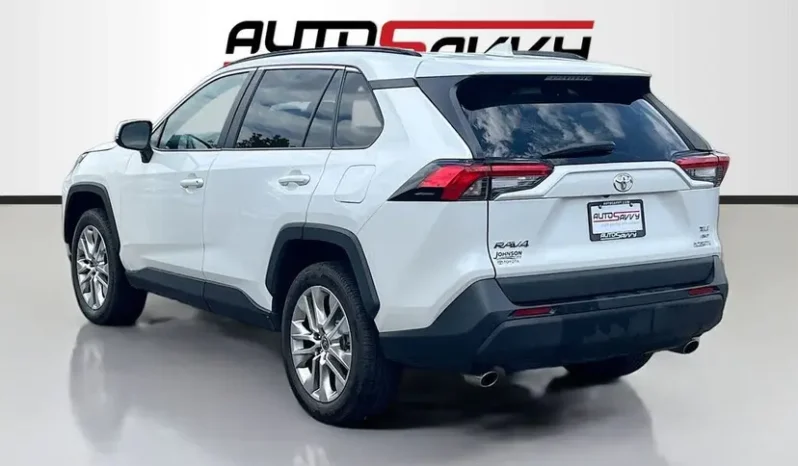 
								2024 Toyota RAV4 XLE Premium full									