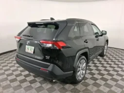 
										2024 Toyota RAV4 XLE Premium full									