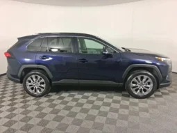 
										2024 Toyota RAV4 XLE Premium full									