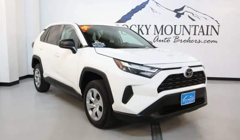 
								2024 Toyota RAV4 LE full									
