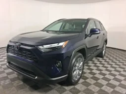 
										2024 Toyota RAV4 XLE Premium full									