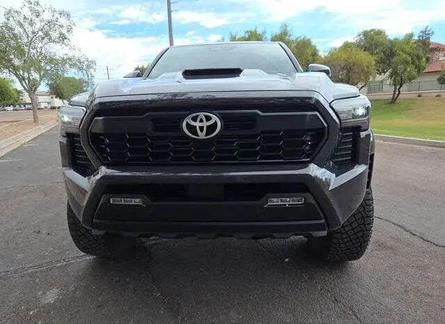 
								2024 Toyota Tacoma TRD Sport full									