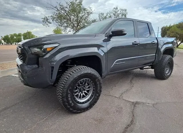 
								2024 Toyota Tacoma TRD Sport full									