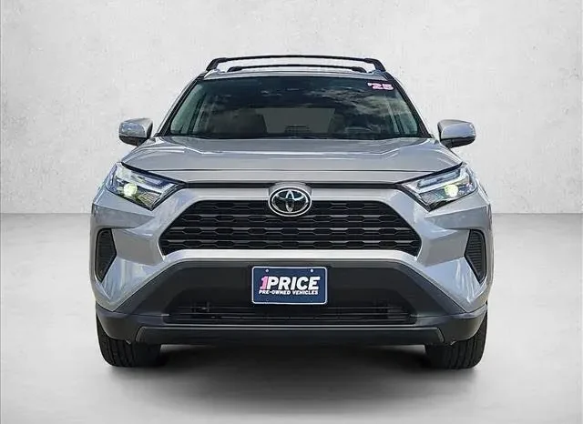 
								2025 Toyota RAV4 XLE full									
