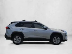 
										2025 Toyota RAV4 XLE full									
