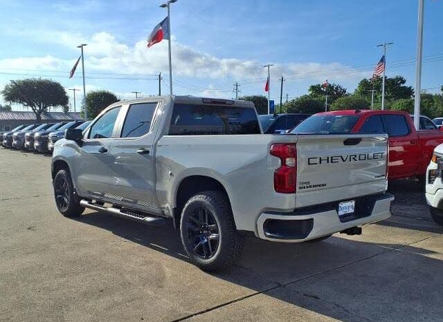 
								2026 Chevrolet Silverado 1500 Custom full									
