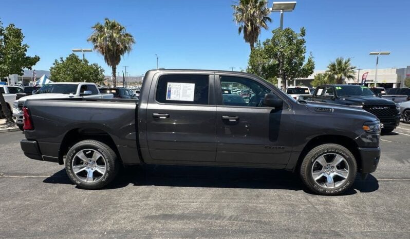 
								2026 Ram 1500 Express full									