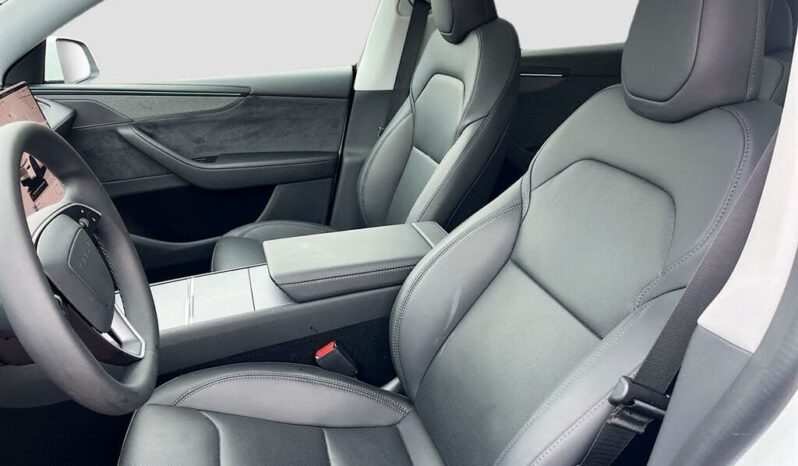 
								2026 Tesla Model Y Long Range full									