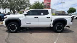 
										2026 Toyota Tacoma TRD Off-Road full									